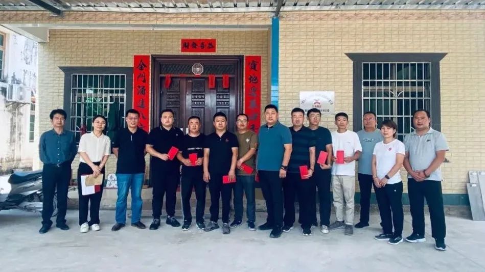 平凡堅守的最美科(kē)裝(zhuāng)人|蘭州至海口高速公(gōng)路廣西欽州至北海段改擴建工(gōng)程鐵山(shān)、合浦服務(wù)區(qū)項目部艱苦奮鬥記
